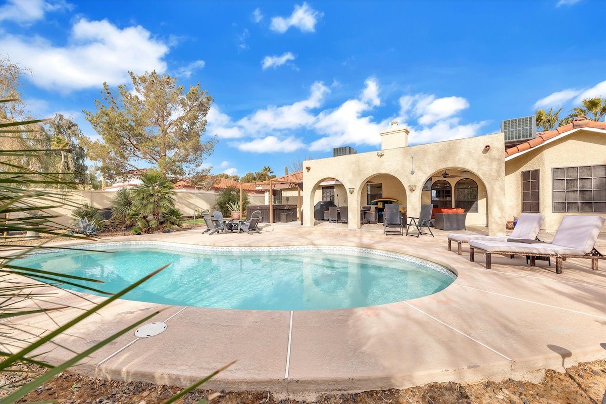 One level VILLA on 1/2 acre land gallery image 2