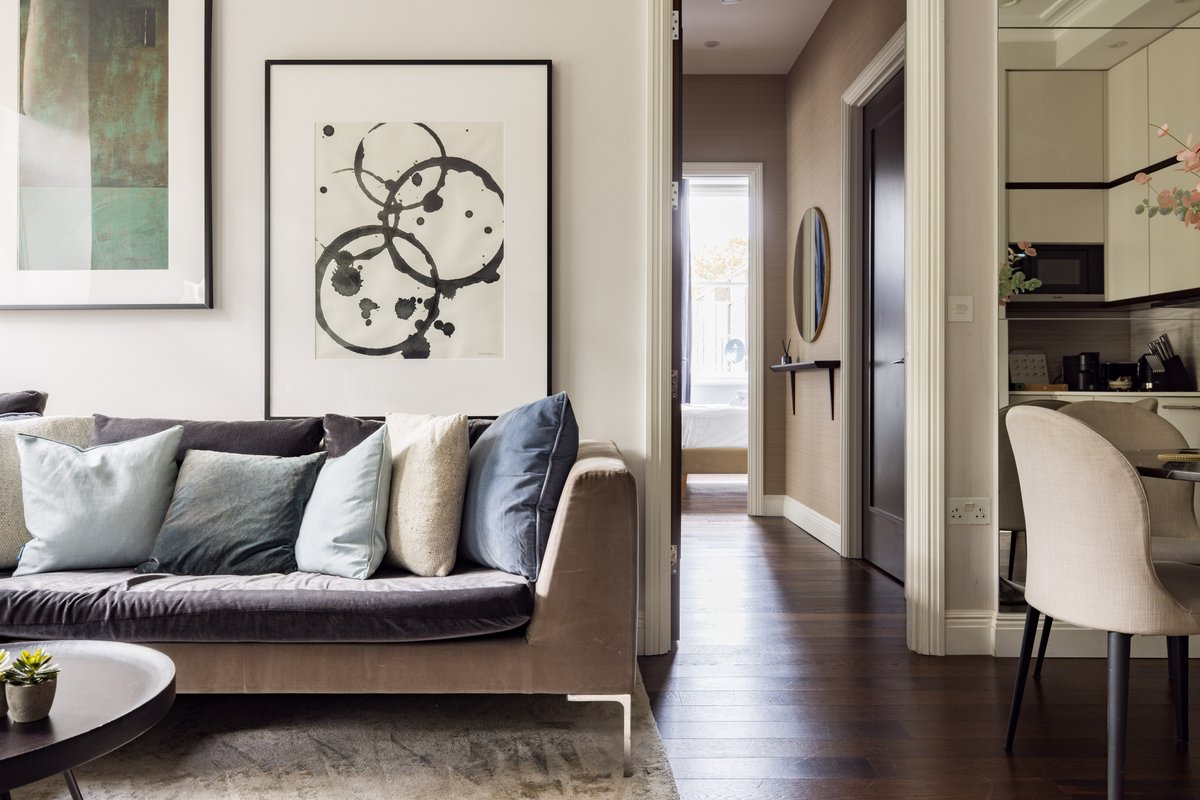 “Stylish 2BR/2BA OASIS, Edgware Elegance”