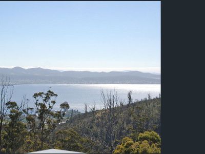 Modern executive house, stunning views over Hobart