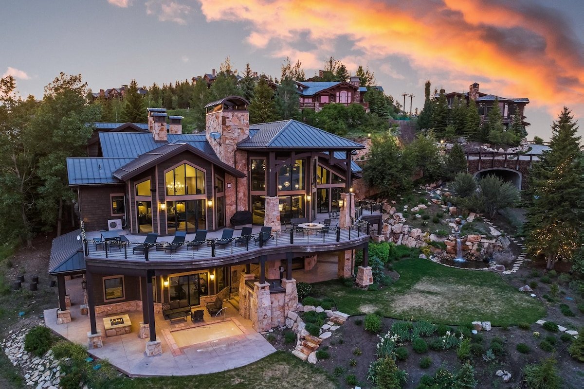 Sky Ridge Retreat-Ultra Luxe Deer Crest Chalet!