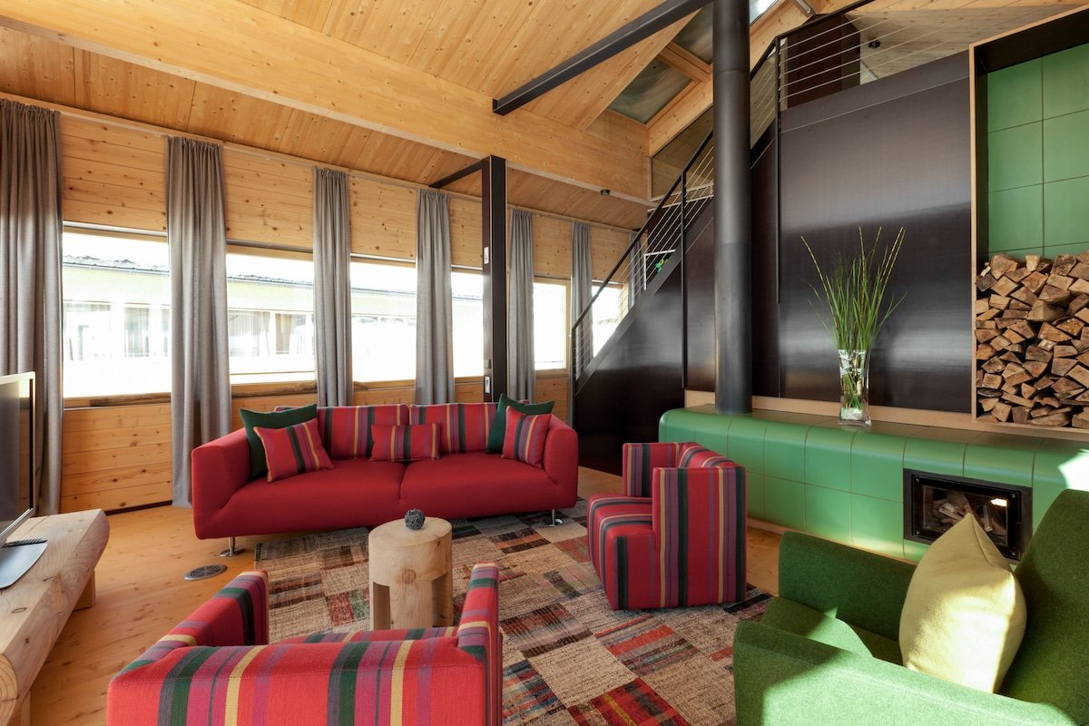 Chalet Purple gallery image 4