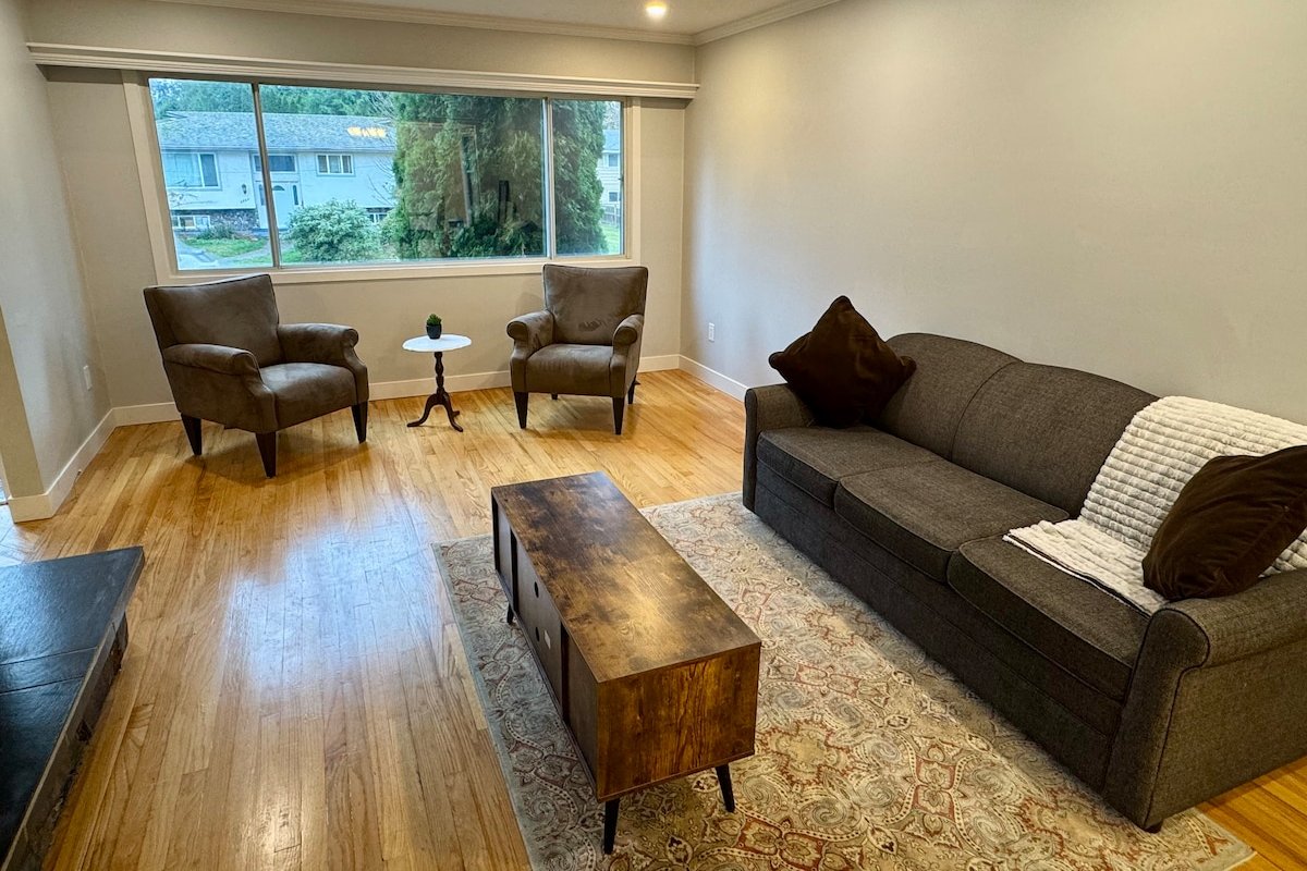 3 King beds plus a Sofa Bed, Fireplace and BBQ gallery image 2