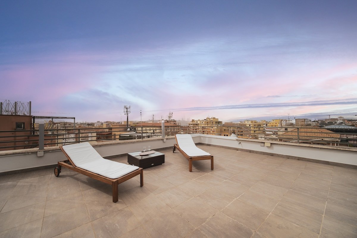 Attico con vista unica a 360° [Venus Penthouse] gallery image 3