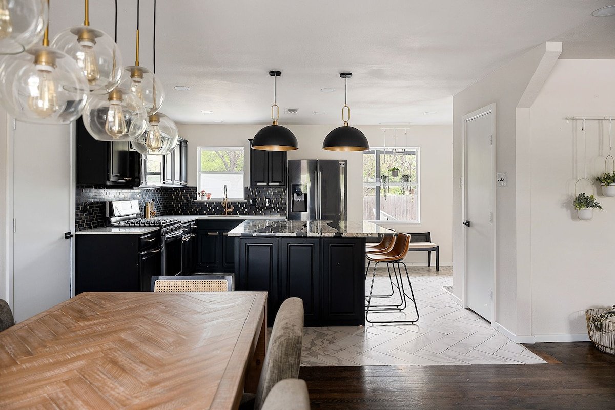 SMU Highland University Park w/Heated Pool No.4910 gallery image 2