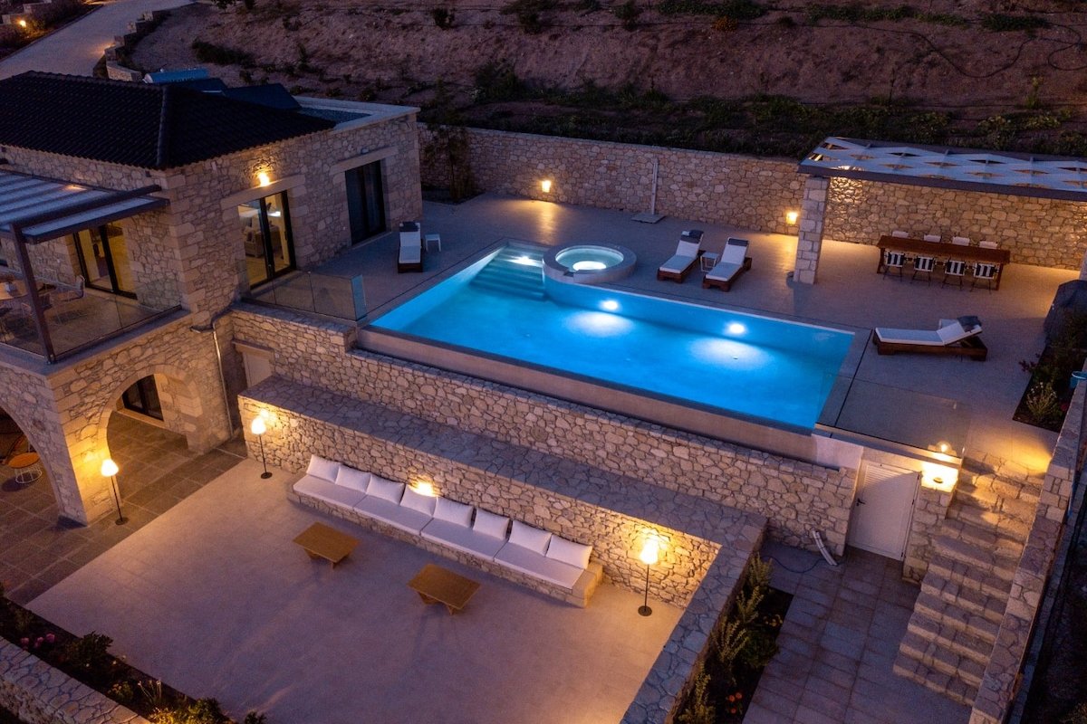 Heated pool★Jacuzzi indoor&outdoor★Sauna★Falasarna gallery image 3