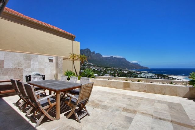 Camps Bay Villa – UPS (no load shedding) gallery image 4