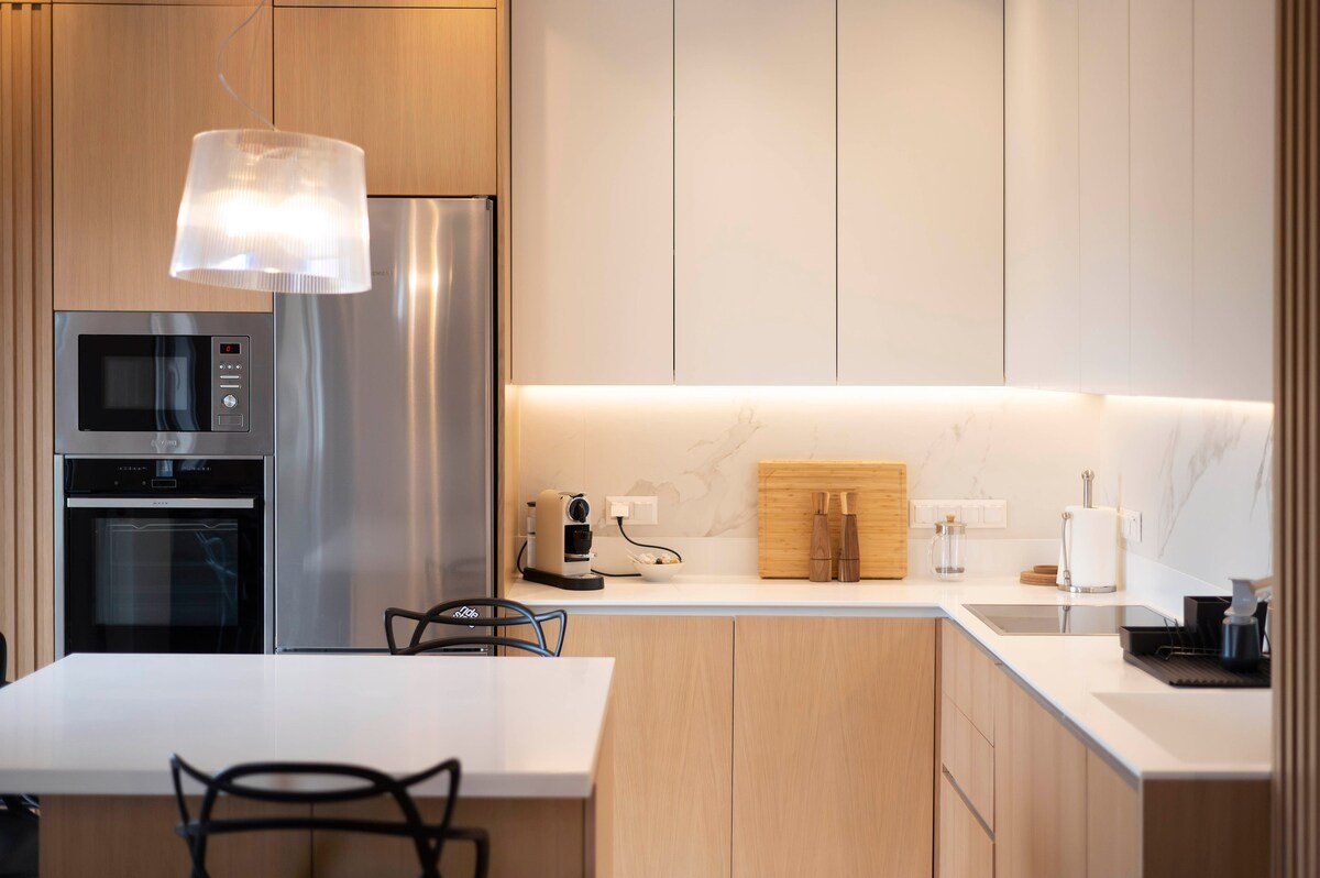 Marilyn: Luxe & Stylish 3BD retreat by halu! gallery image 3