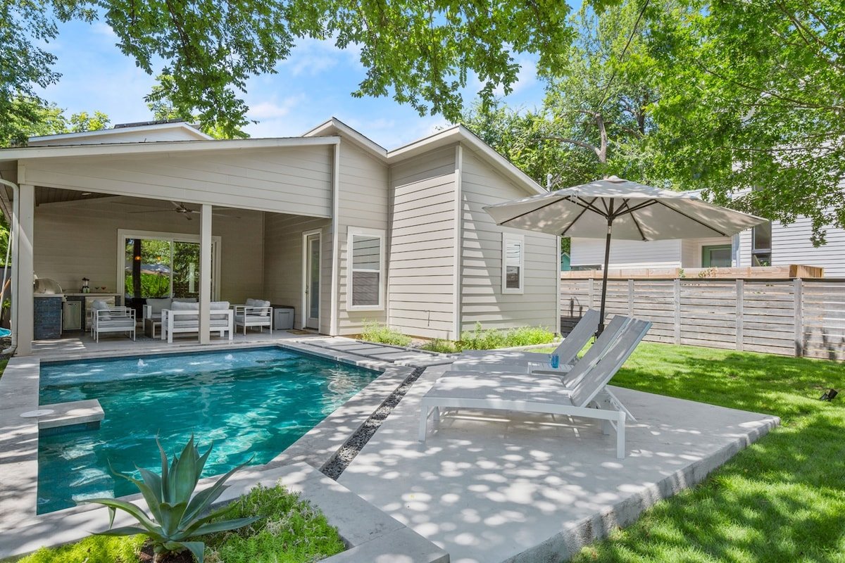 Luxury East Austin near Downtown w/ Heated POOL gallery image 2