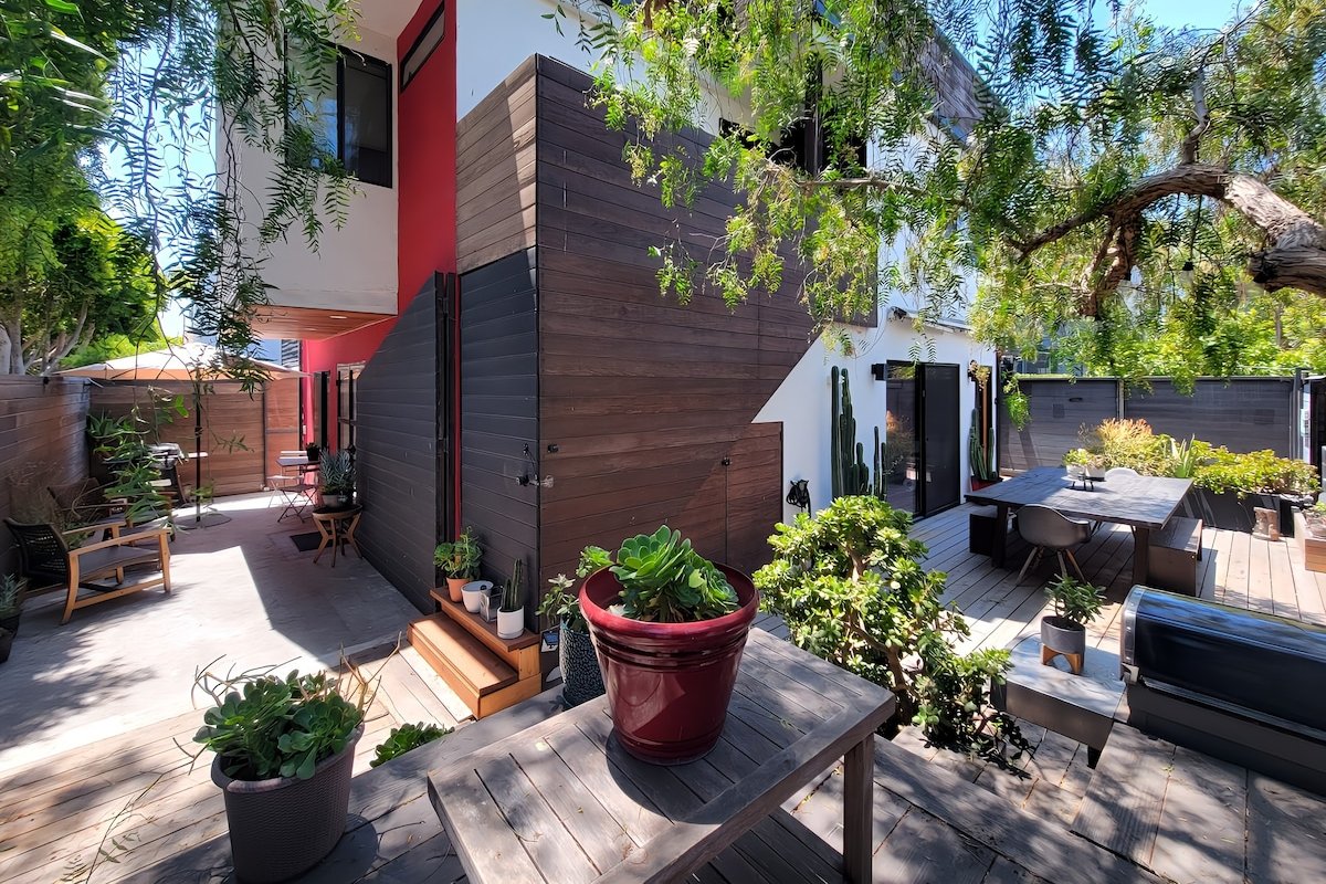 Venice Beach Rooftop House+Parking+Steps to Ocean gallery image 2