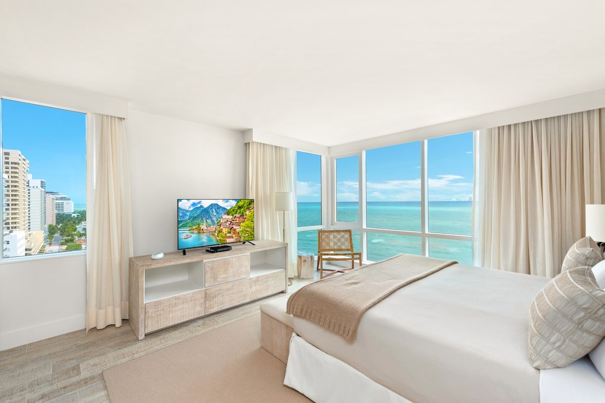 Oceanfront Private Condo at 1 Hotel & Homes -1219