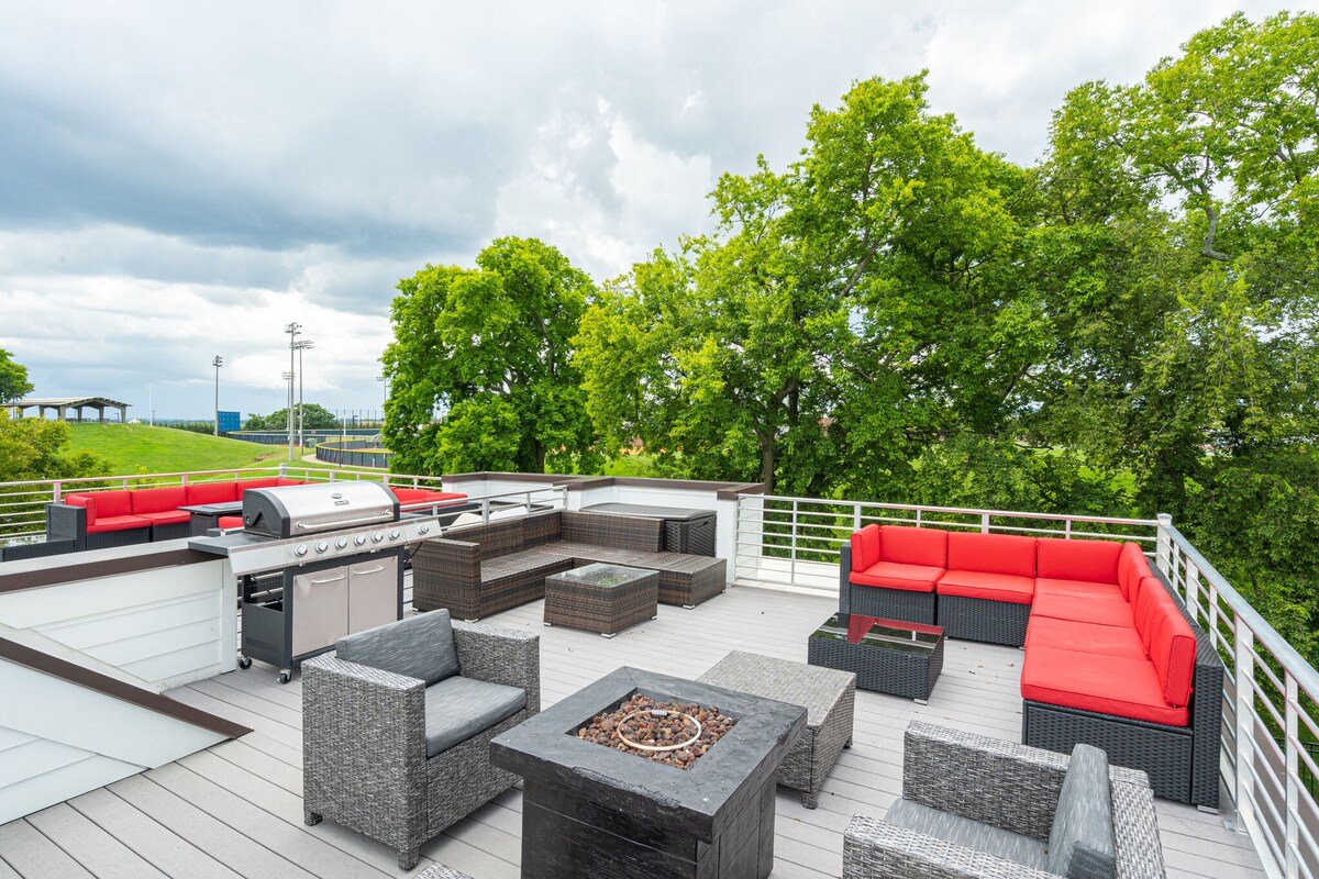 A3) New GULCH HOME – 4BR – AMAZING VIEWS gallery image 5