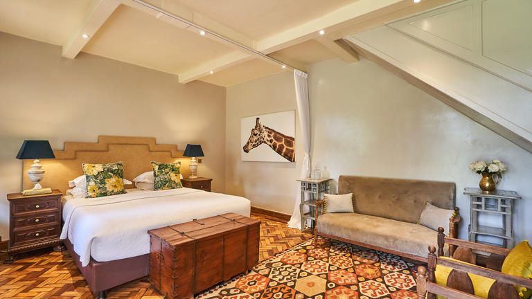 Giraffe Manor LYNN SUPERIOR ROOM