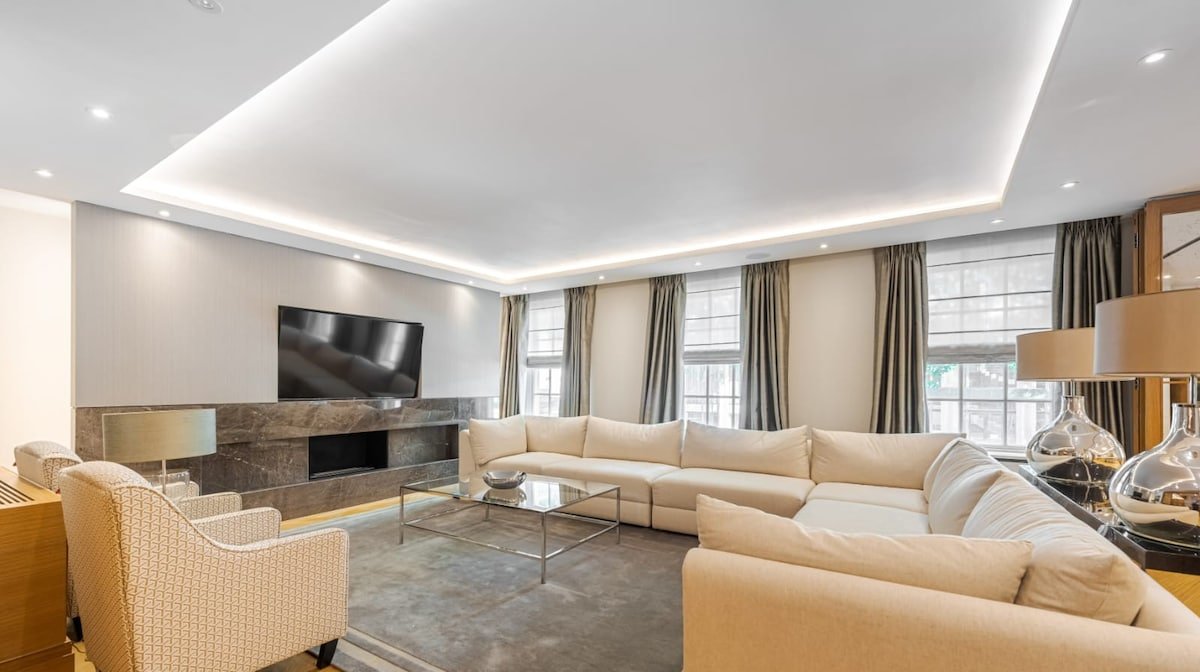 BRAND NEW 3 bedroom luxury flat in Mayfair with AC