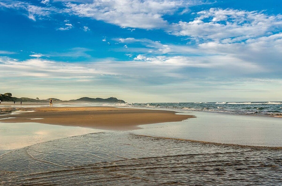 Beachfront Resort-Style Escape gallery image 2