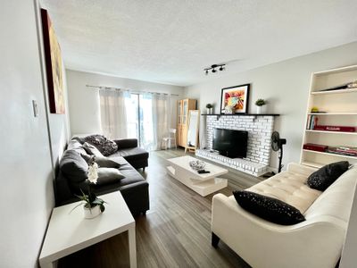 Main St, 10 min to downtown King Ed, 4 BR 2 Bath