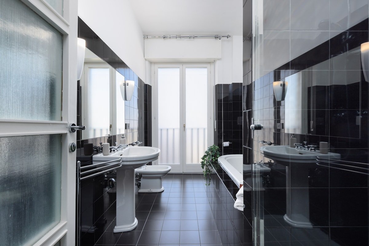 -20% Duomo View Apartment | 400m Walking Distance gallery image 5