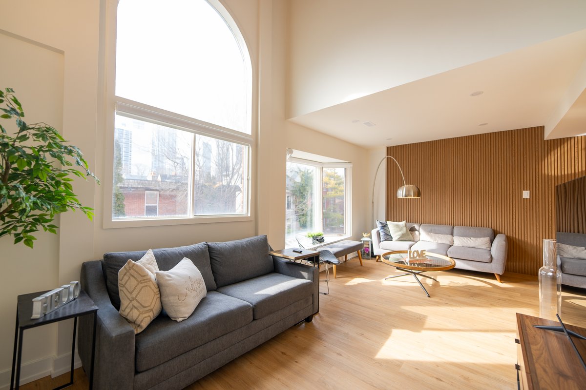 ☆ Downtown Mid-Century Duplex House ☆FREE PARKING☆