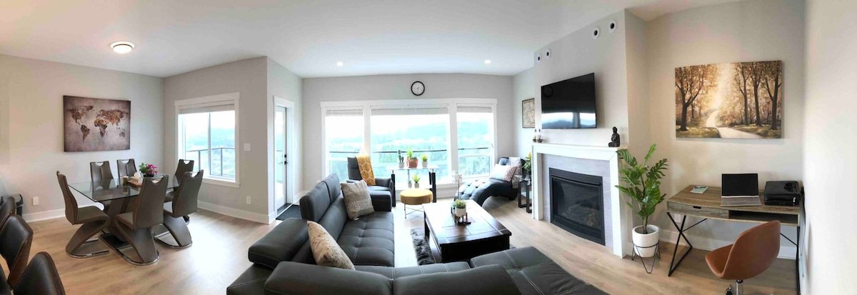 Cheerful 5-bedroom New home with aspectacular view gallery image 5