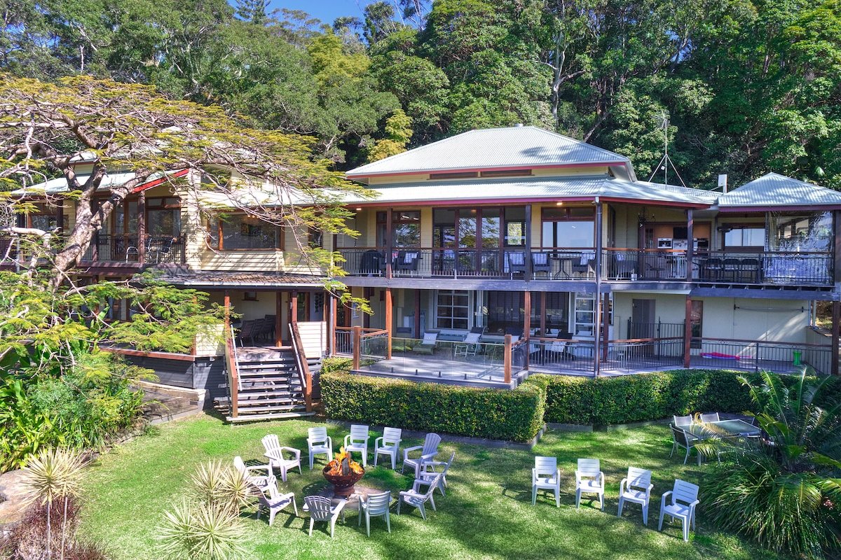 Woody Grove Retreat – The Lodge and Annex gallery image 2