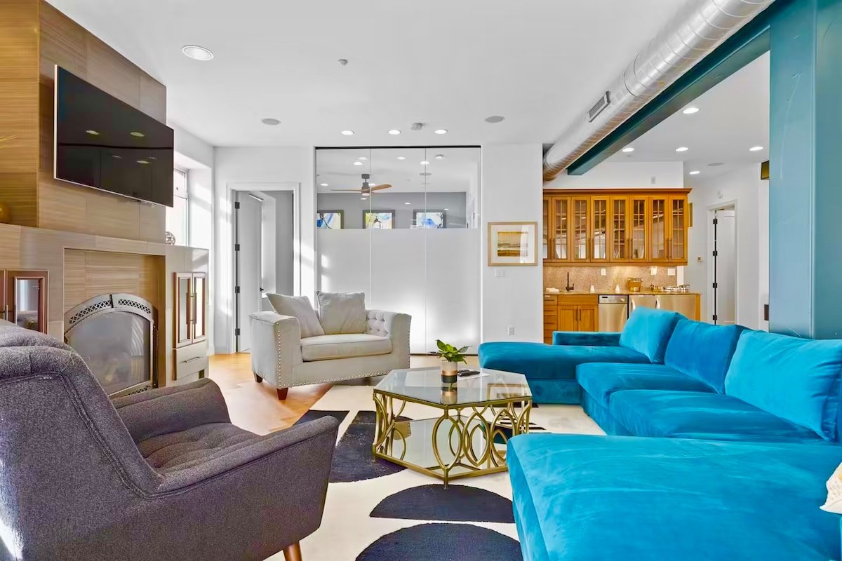 The Colorado – Extravagant Downtown Loft 3800 sqft gallery image 4