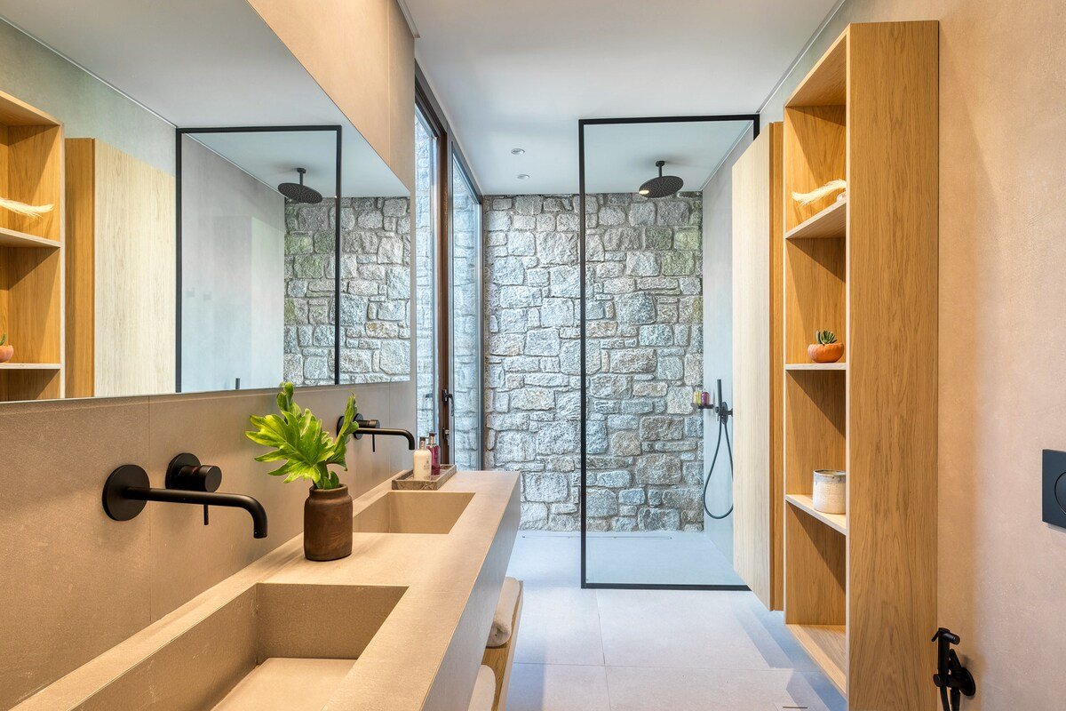 “Avalon Below” by Aqualiving Villas gallery image 3