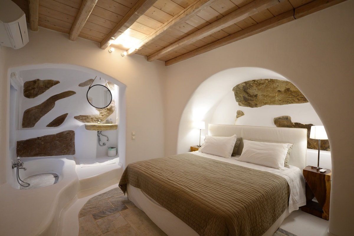 Privé Heated Pool • *Special Deals Available gallery image 4