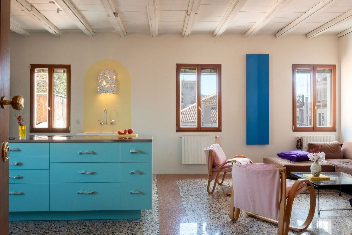 Colombina gallery image 2