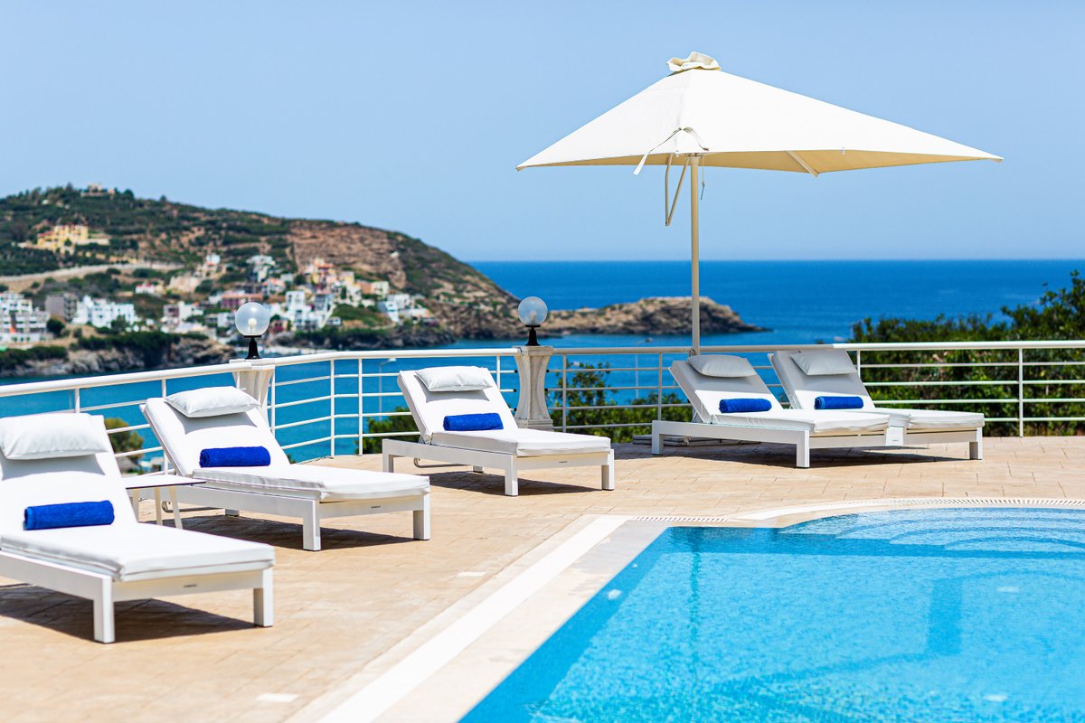 Promitheas Villa, with Pool & Heated Spa Whirlpool