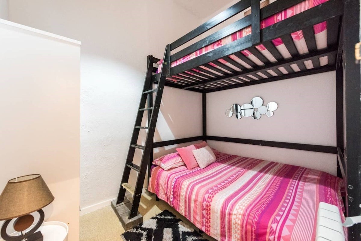 5 BEDROOMS IN THE HEART OF MADRID gallery image 4