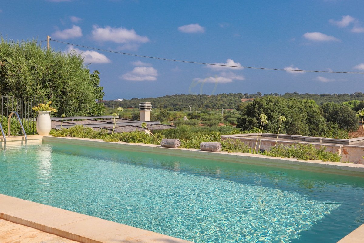 TD Casale Terranova Stone Farmhouse with Pool gallery image 3