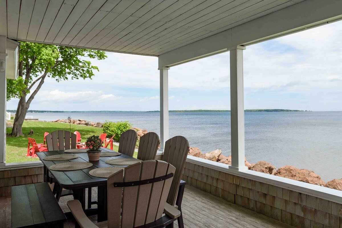 Luxury Shediac Cape Waterfront Cottage gallery image 3