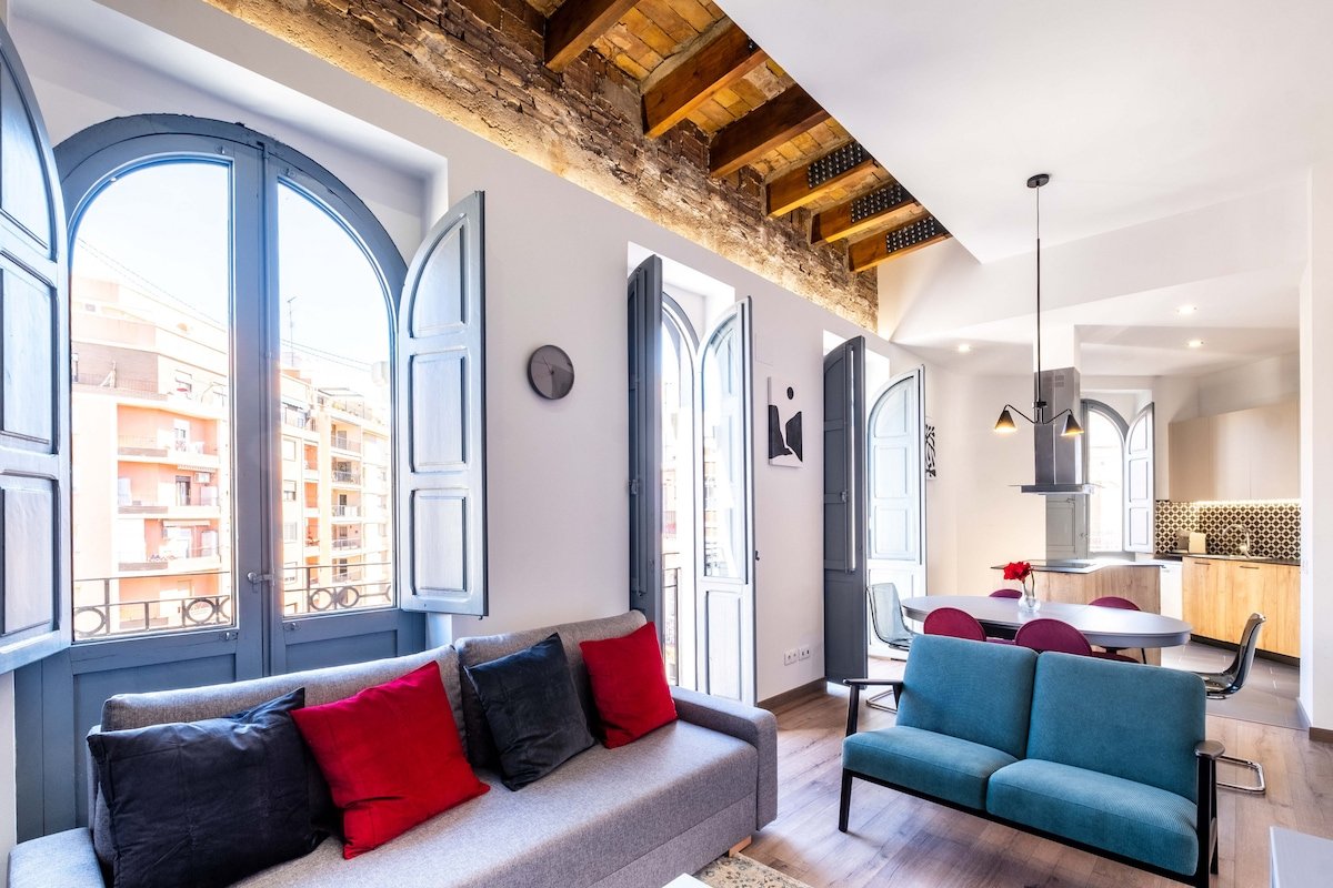 Spacious Penthouse with Massive Terrace gallery image 2