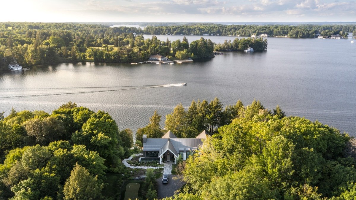 Twilight Delight, Lake Joseph