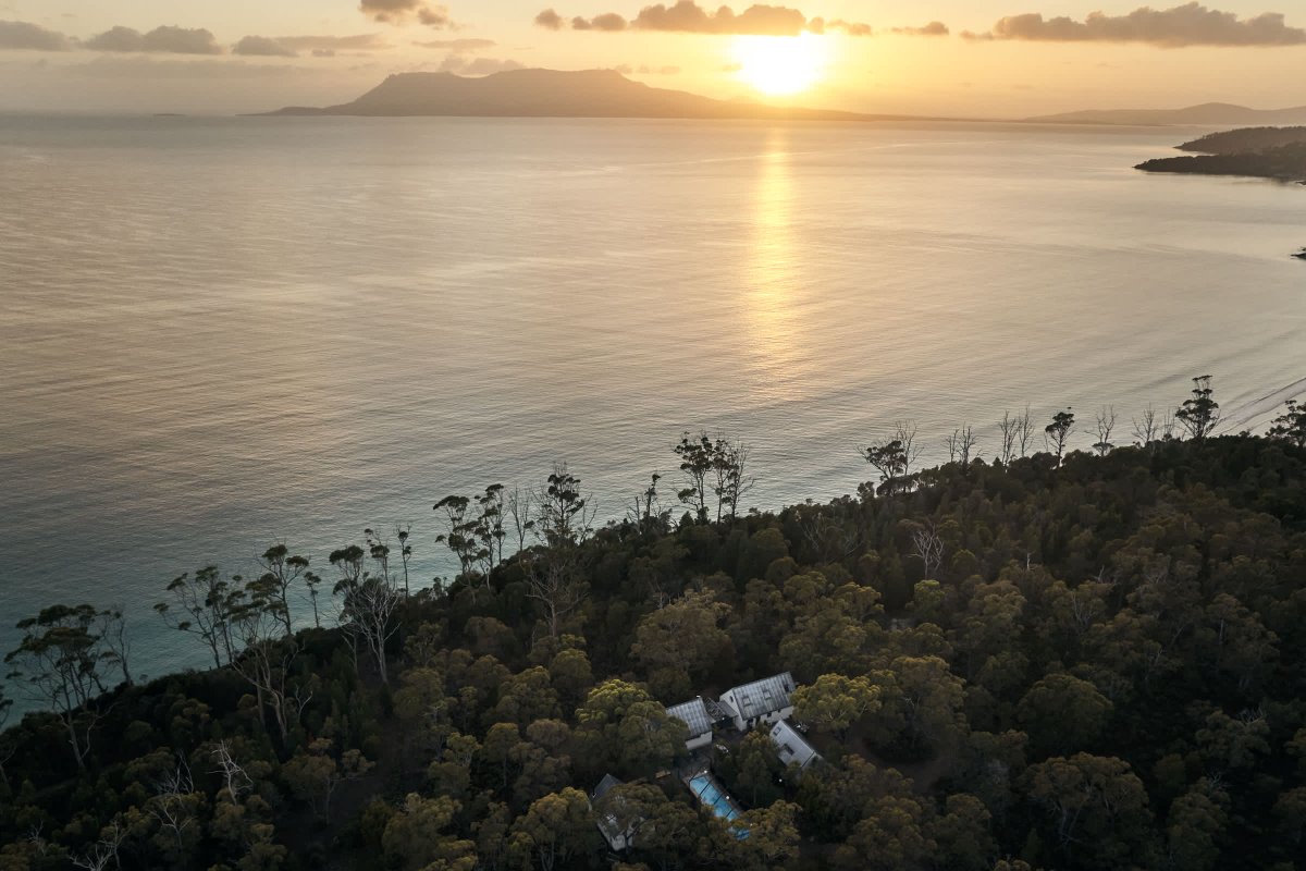 Orford Pavilion – Luxe retreat on coastal acreage