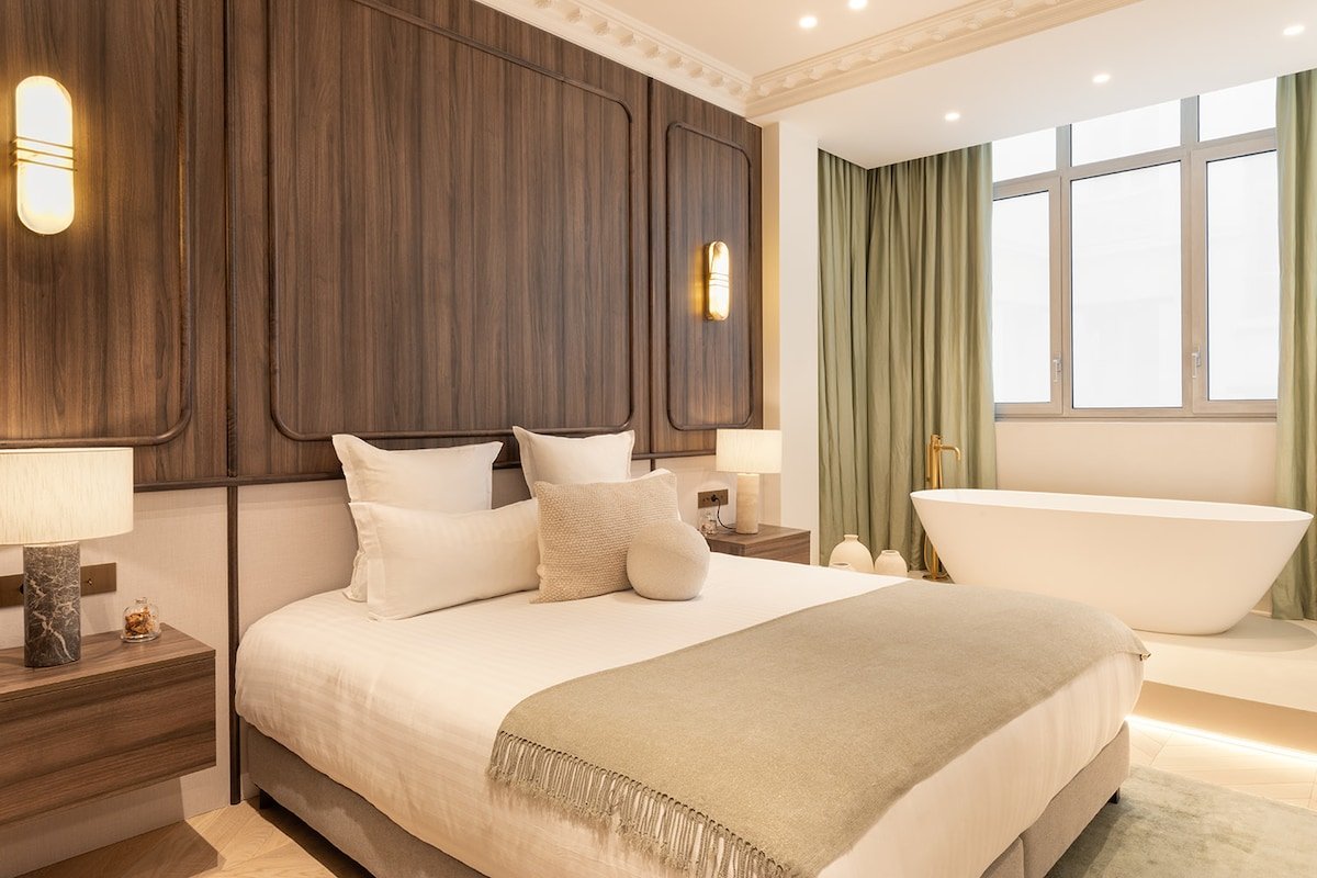 Exceptional 3BR/3BA w/ Services – Champs-Elysées gallery image 2