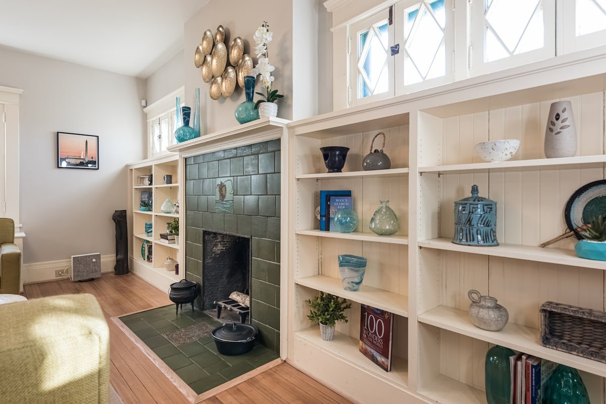 Spacious Historic Family Gem: MinsToMetro & Sites gallery image 5