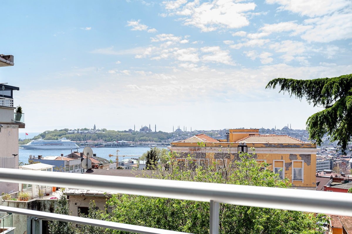 Two Bedroom Balcony w. Sea View in Cihangir (S13) gallery image 2