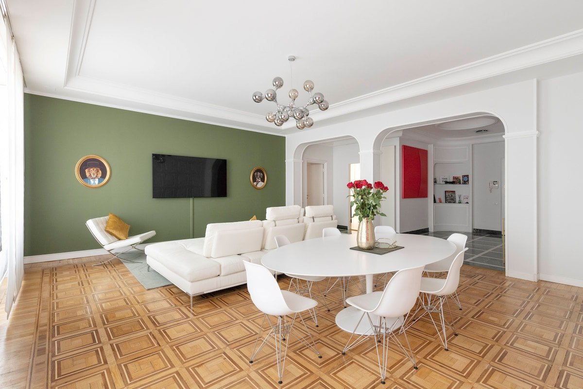 Amazing – 3 Bedrooms Apartment – Duomo Center gallery image 5