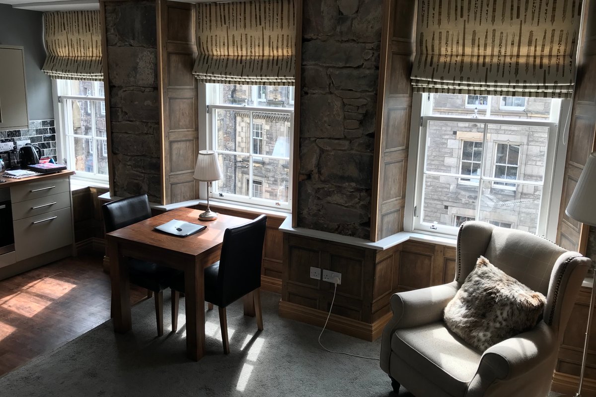 Royal Mile Old Town Edinb’gh Castle