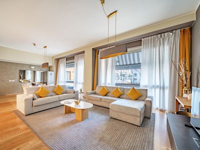 Stunning 4 Bedrooms, 10 Guests – Duomo District