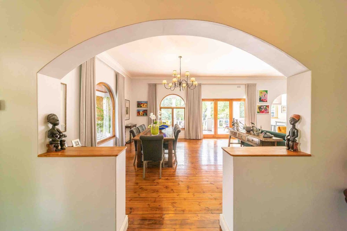 Entertainers delight, Hauptville Farmhouse gallery image 5