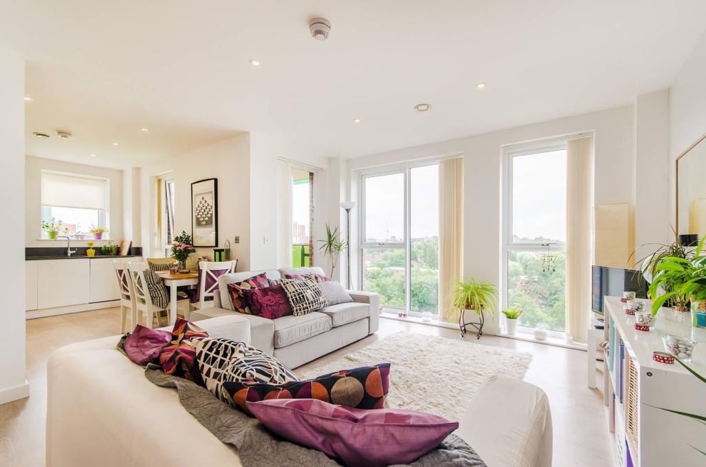 Bright 2-Bed, Fast WiFi Great Weekly Rate gallery image 2