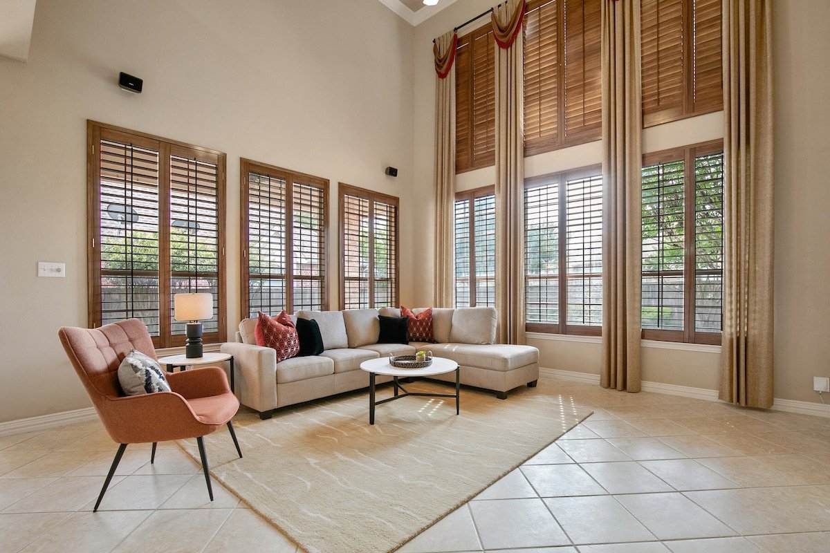 TCH – Spacious 5bd/4.5ba in Fort Worth with Office gallery image 5