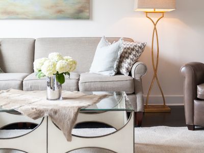 Guest FAV! 12 South, Rez @ the Gulch & Broadway