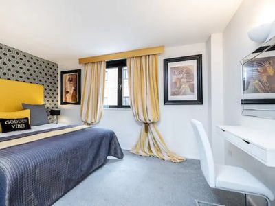 Clean, Modern 2 bed 2 bath