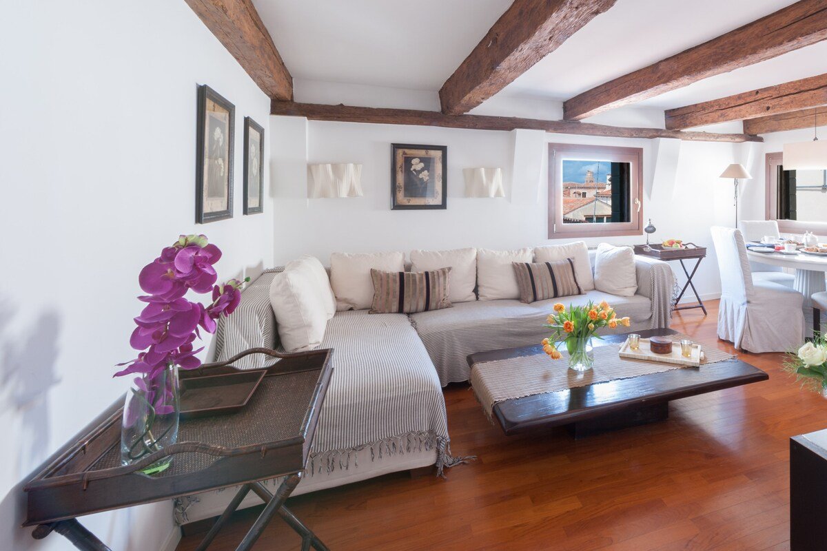 Ca’ Fortuny apartment in San Marco gallery image 3