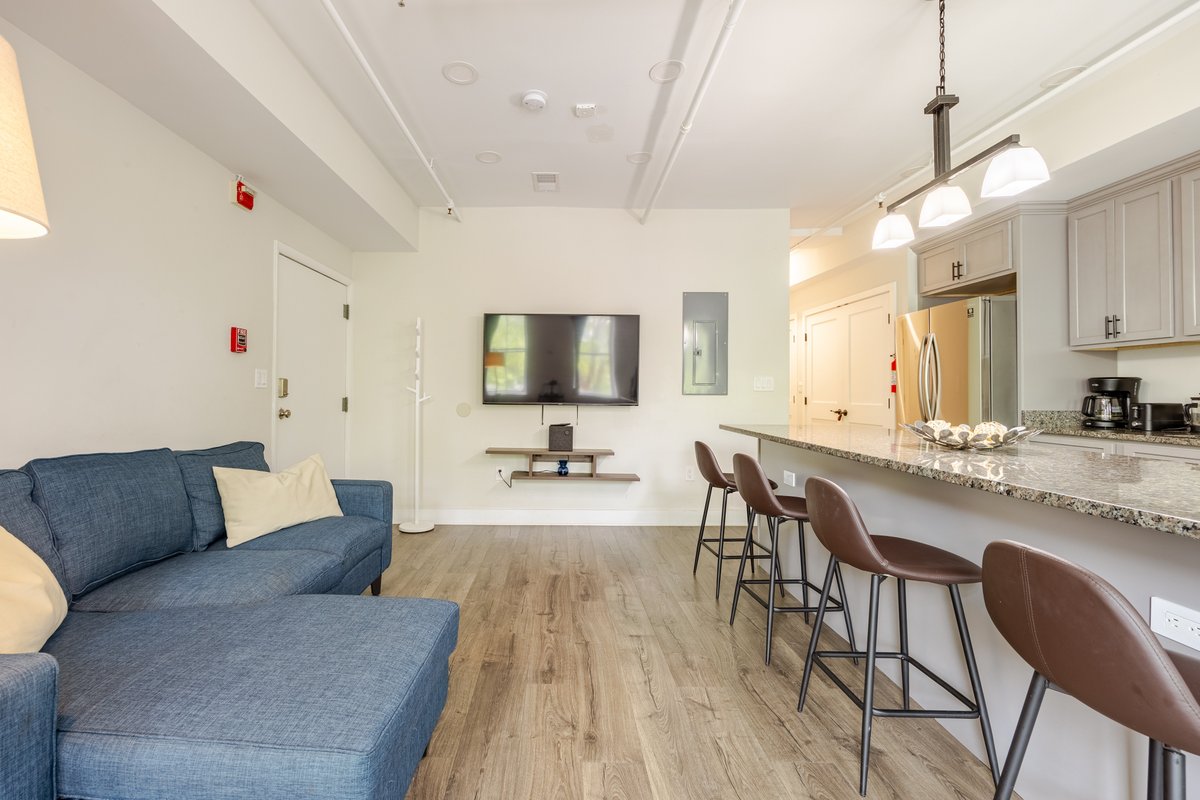 Fusion of Luxury Living and Comfort In G-town