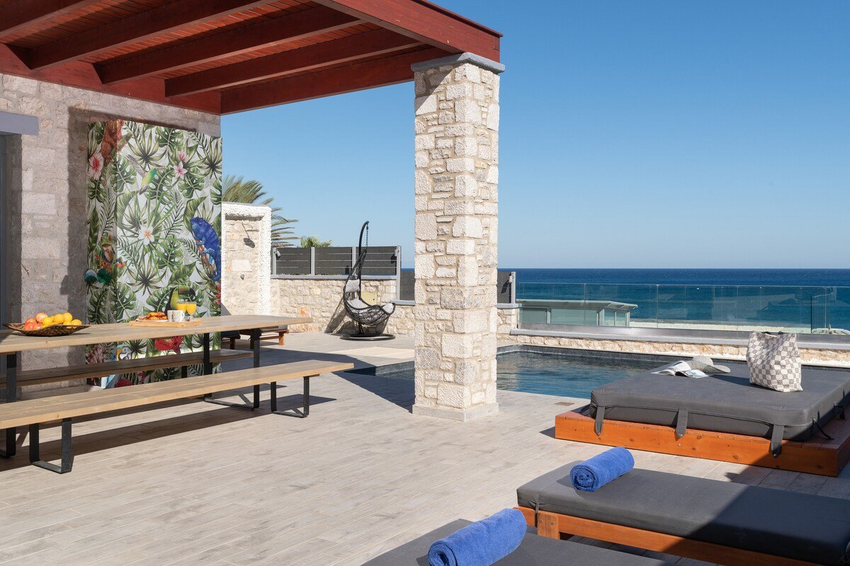 6 Bed Magnificent Seaview Villa with Private Pool gallery image 3