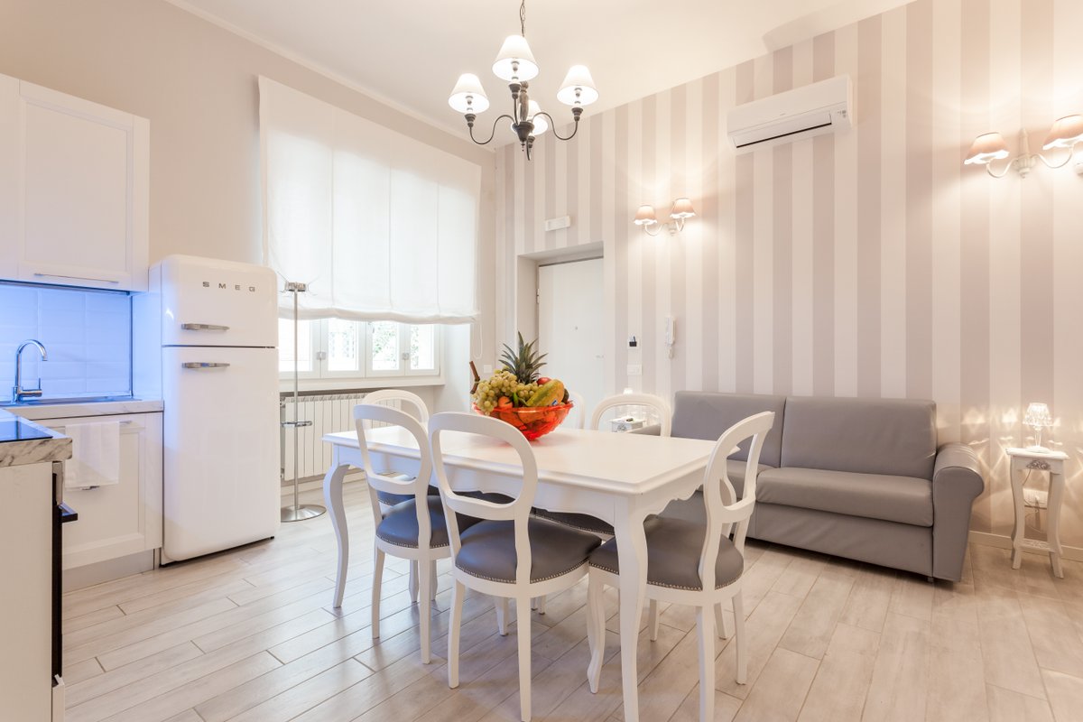 Fantastic duplex near VATICAN – M+C