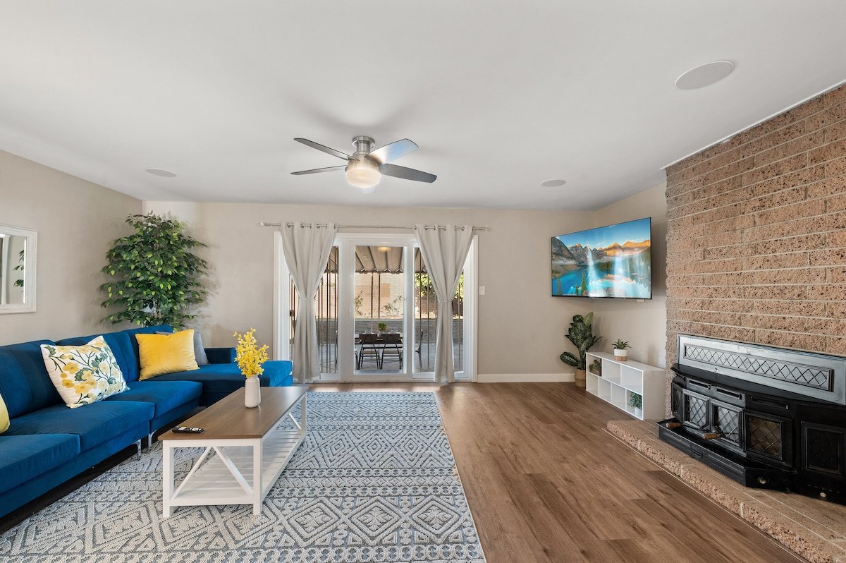 Remodeled Home w/ Pool Table, King Bed, Parking gallery image 4